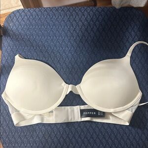 Pepper 34a NWOT Ecru Push Up Bra